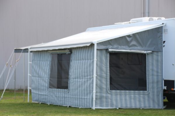 Roll out awning wall kit 5