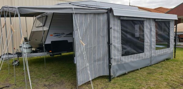 Roll out awning wall kit 2